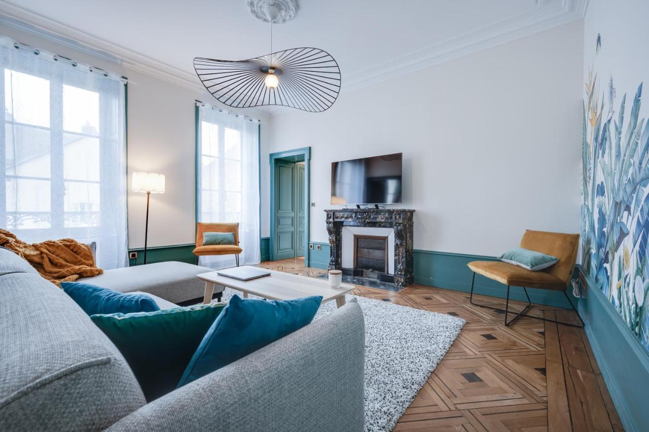 Grand Appartement 8 Personnes Terrasse Privative Hyper Centre Calme Lons-le-Saunier Kültér fotó