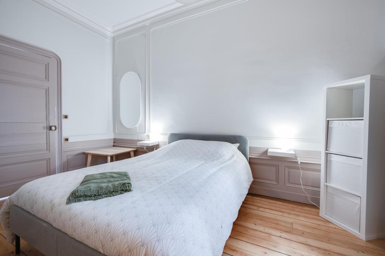 Grand Appartement 8 Personnes Terrasse Privative Hyper Centre Calme Lons-le-Saunier Kültér fotó