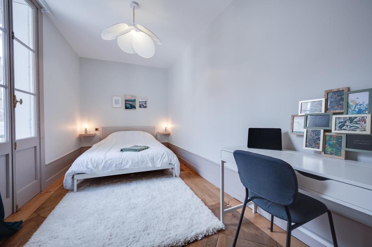 Grand Appartement 8 Personnes Terrasse Privative Hyper Centre Calme Lons-le-Saunier Kültér fotó